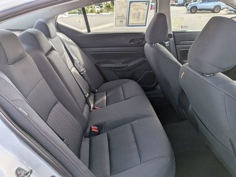 Used 2025 Nissan Altima 2.5 SV image 7