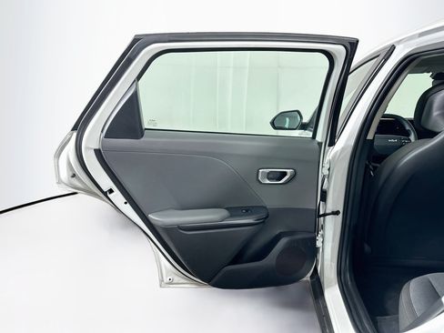 Used 2025 Kia K4 FWD image 25