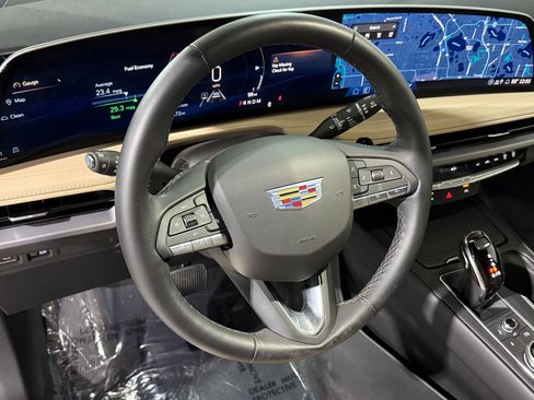 Certified 2025 Cadillac XT4 Premium Luxury image 4