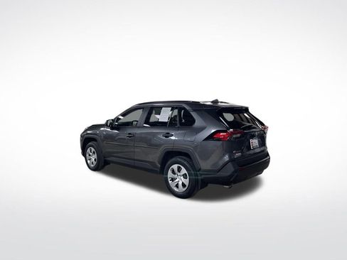 Used 2021 Toyota RAV4 LE image 3