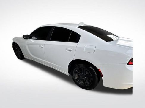Used 2023 Dodge Charger SXT RWD image 3