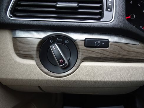 Used 2018 Volkswagen Passat 2.0T SE image 23