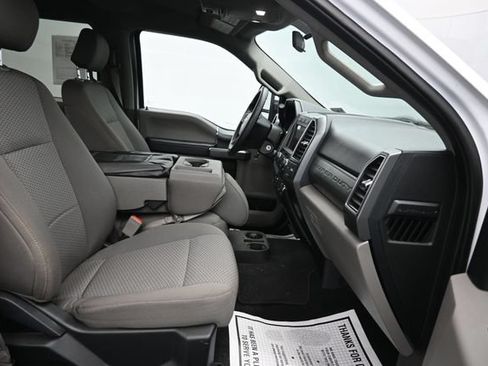 Used 2019 Ford F350 XLT w/ XLT Premium Package AWD/4WD image 7