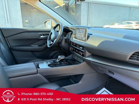 Certified 2025 Nissan Rogue SV w/ SV Premium Package image 41