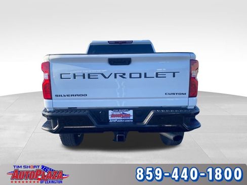 Used 2022 Chevrolet Silverado 2500 Custom w/ Custom Value Package image 8