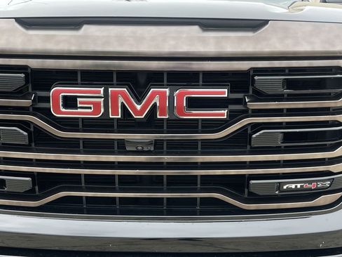 Used 2022 GMC Sierra 1500 AT4X image 32