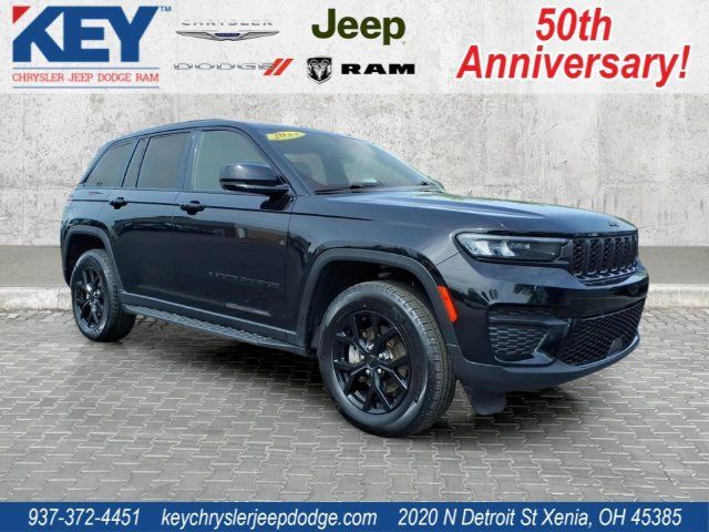 Certified 2024 Jeep Grand Cherokee Altitude AWD/4WD image 1
