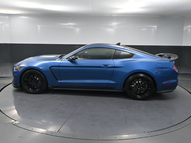 Used 2020 Ford Mustang Shelby GT350 w/ Technology Package RWD image 7