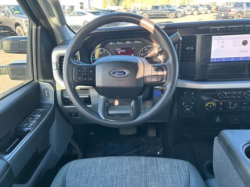Certified 2023 Ford F250 XLT image 8