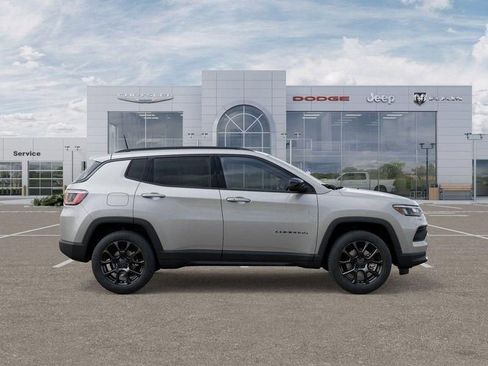 New 2026 Jeep Compass Latitude image 21