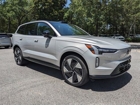 New 2025 Volvo EX90 Plus image 2