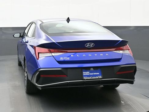 Certified 2025 Hyundai Elantra SEL image 4