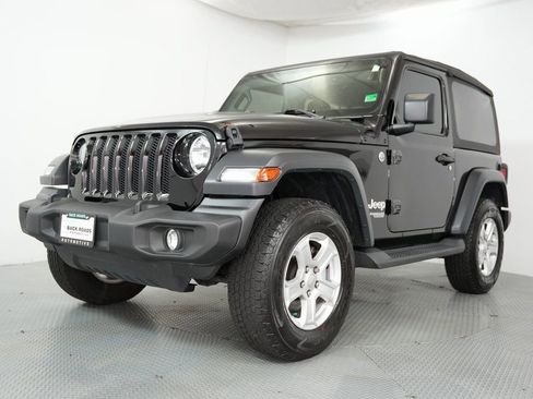 Used 2020 Jeep Wrangler Sport image 3