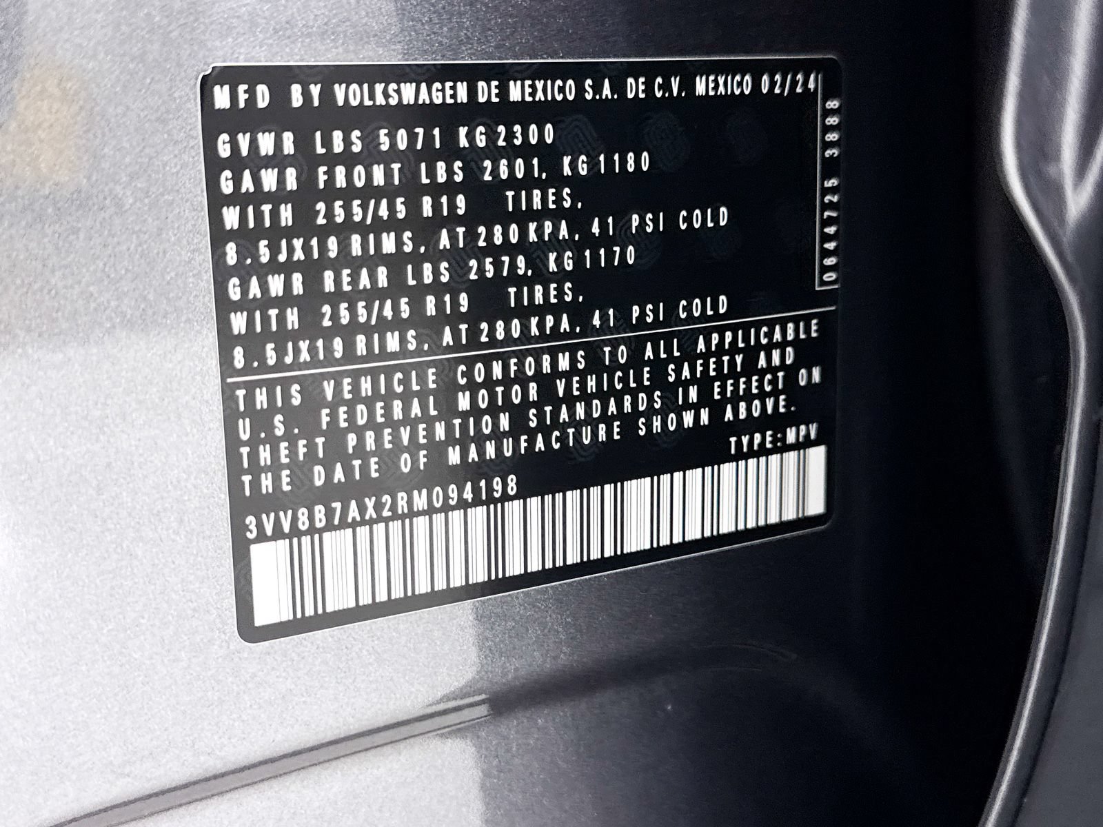 Used 2024 Volkswagen Tiguan SE R-Line AWD/4WD image 39
