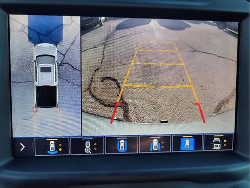 Used 2020 Chevrolet Silverado 1500 High Country w/ Technology Package image 14