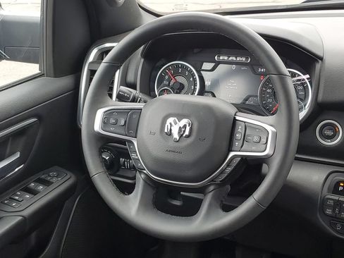 Used 2025 RAM 1500 Big Horn AWD/4WD image 30