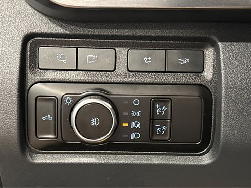 Used 2023 Ford F350 Lariat w/ Sport Appearance Package image 24