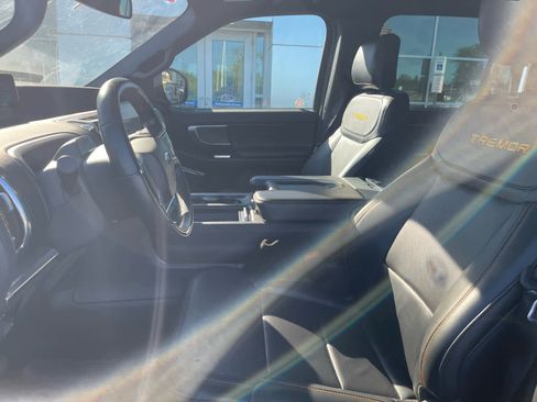 Used 2025 Ford Expedition Tremor AWD/4WD image 11