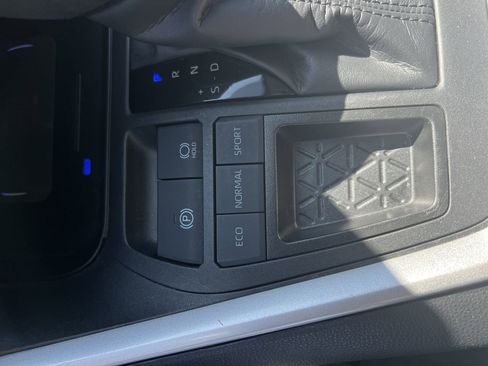 Used 2024 Toyota RAV4 LE FWD image 29