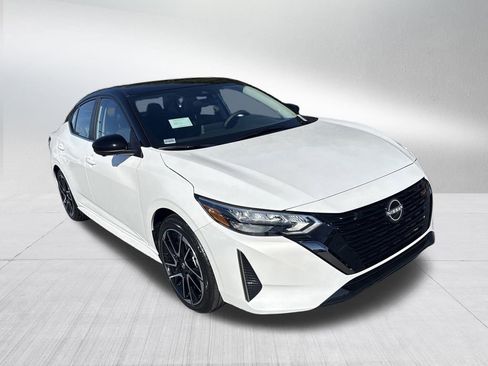 New 2025 Nissan Sentra SR w/ SR Premium Package FWD image 3