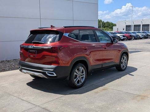 Used 2023 Kia Seltos S w/ Navigation Package FWD image 4