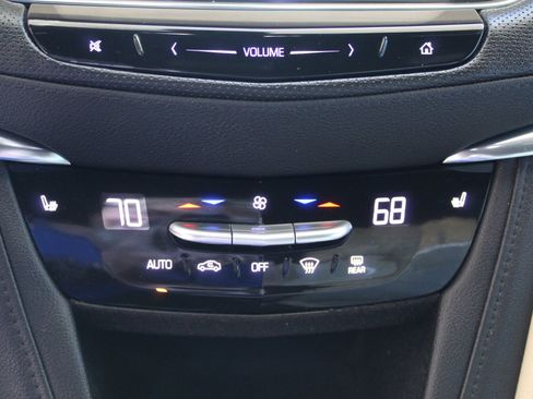 Used 2017 Cadillac XT5 Luxury w/ Driver Awareness Package image 40