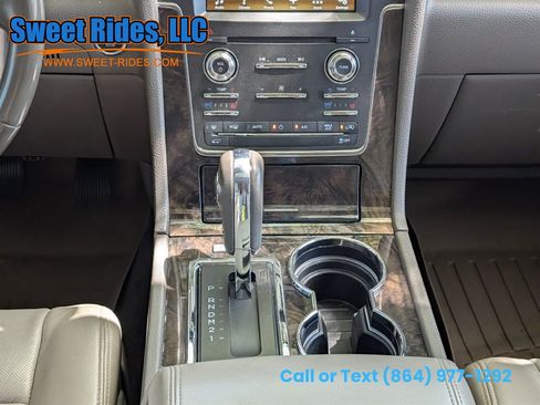 Used 2016 Lincoln Navigator Select RWD image 17