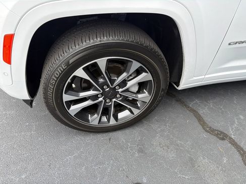 Certified 2025 Jeep Grand Cherokee Overland w/ Adv Protech Group III AWD/4WD image 3