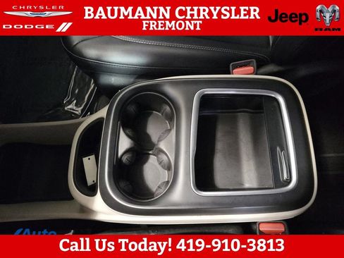 Used 2024 Chrysler Pacifica Touring-L FWD image 22