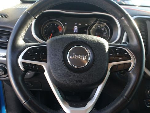 Used 2018 Jeep Cherokee Trailhawk w/ Quick Order Package 27L AWD/4WD image 19