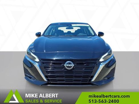 Used 2023 Nissan Altima 2.5 SV FWD image 2