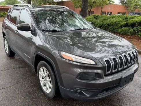Used 2017 Jeep Cherokee Latitude w/ Safety/Convenience Group AWD/4WD image 15