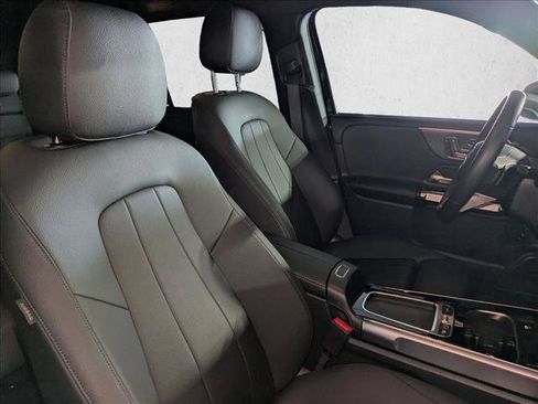 Used 2025 Mercedes-Benz GLB 250 image 19
