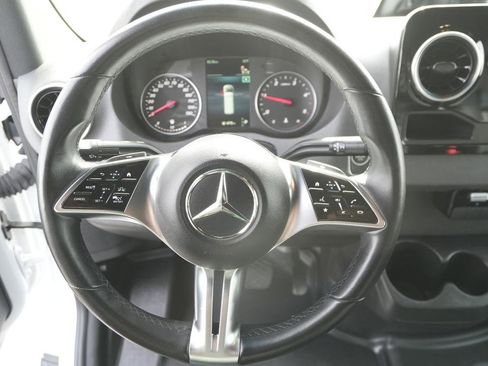Used 2025 Mercedes-Benz Sprinter 2500 image 12