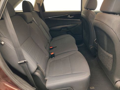 Used 2019 Kia Sorento AWD image 19
