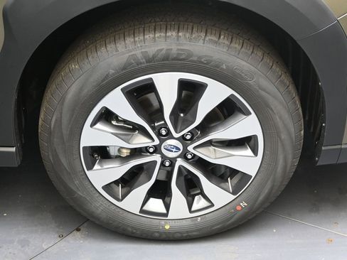 Certified 2025 Subaru Outback Limited image 9