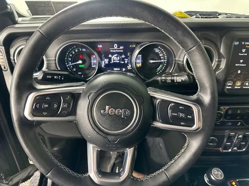 Used 2023 Jeep Wrangler Unlimited Sahara w/ Cold Weather Group AWD/4WD image 25