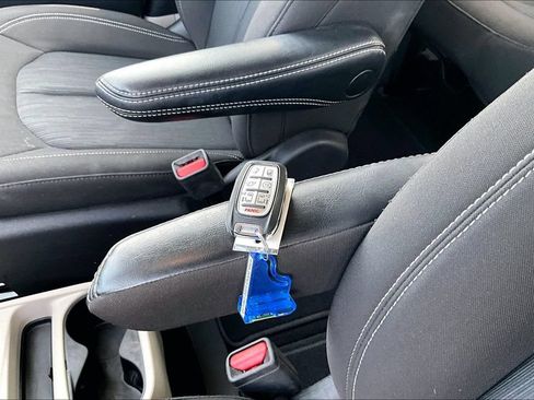 Used 2024 Chrysler Voyager LX FWD image 37