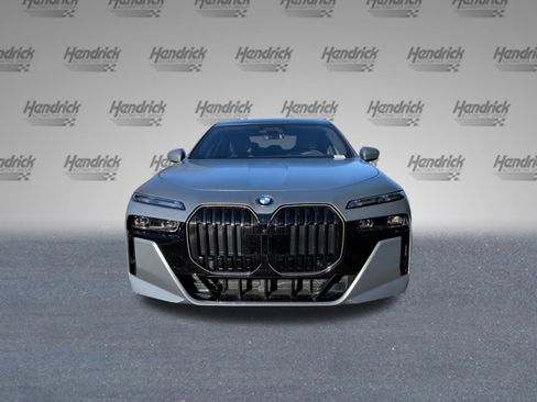 Certified 2025 BMW 760i xDrive w/ Executive Package image 3