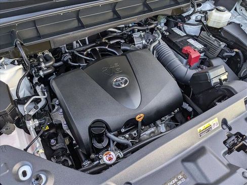Used 2021 Toyota Highlander Limited image 26