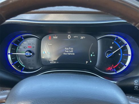 Certified 2020 Chrysler Pacifica Limited w/ Advanced Safetytec Group image 12