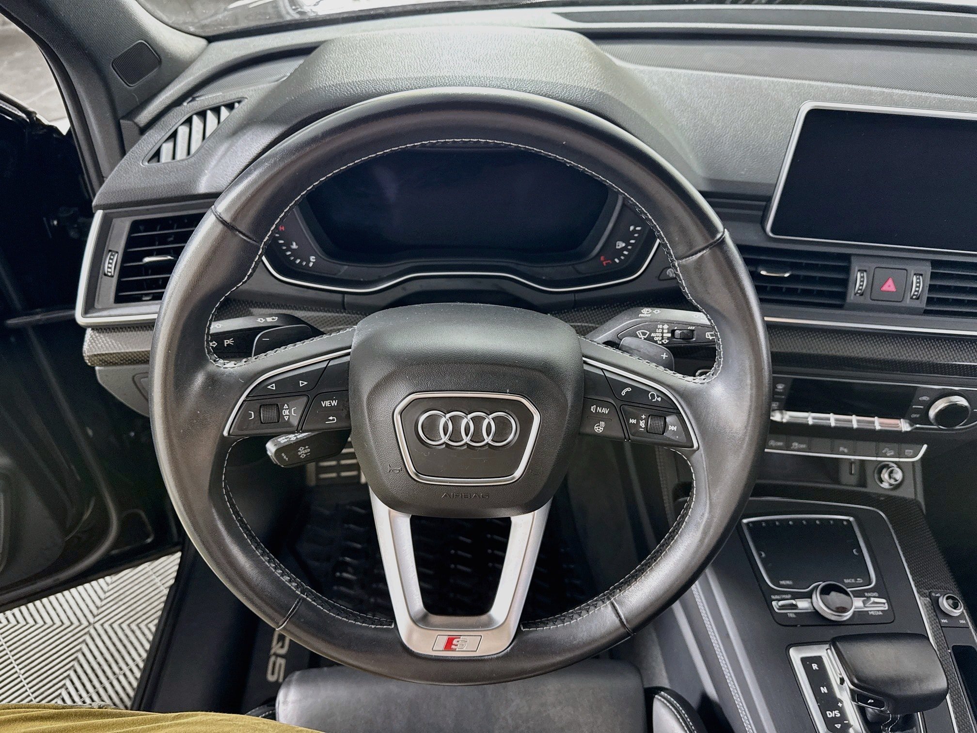 Used 2018 Audi SQ5 Premium Plus w/ S Sport Package AWD/4WD image 16
