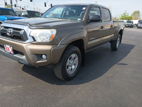 Used 2013 Toyota Tacoma 4x4 Double Cab w/ SR5 Pkg image 3