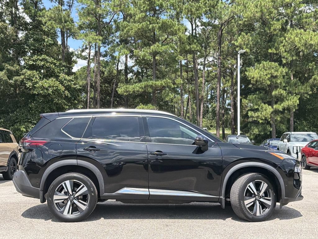Used 2023 Nissan Rogue SL w/ SL Premium Package FWD image 3