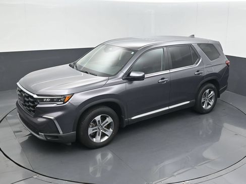Used 2025 Honda Pilot EX-L image 9