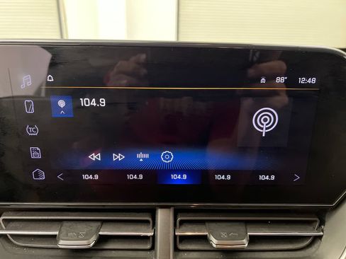 Used 2025 Chevrolet Trax LT FWD image 59
