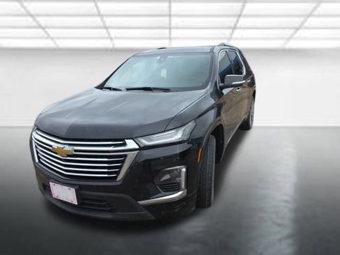 Used 2023 Chevrolet Traverse Premier w/ LPO, Floor Liner Package FWD image 4