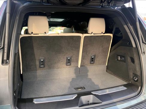 Used 2025 Cadillac Escalade Sport image 37