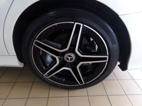 Used 2020 Mercedes-Benz C 300 Sedan w/ AMG Line image 38