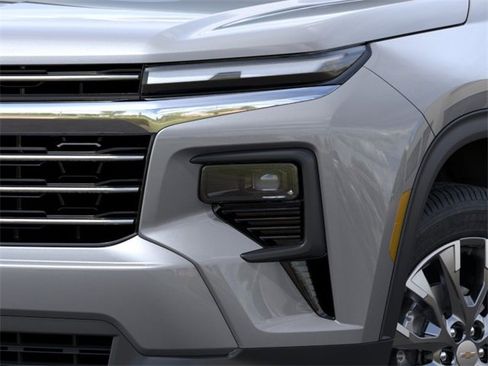 New 2026 Chevrolet Traverse LT w/ Sun and Wheel Package FWD image 10